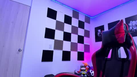 Snapshot of alan_boy01 chatting on 03.04.26 Alan Boy online show from 03.04.26