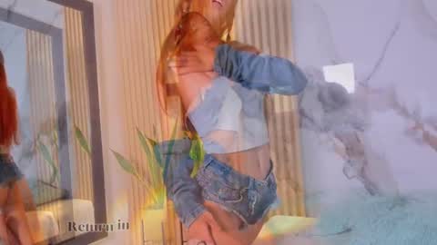 Snapshot of alana_333 chatting on 11.06.25 A L A N A online show from 11.06.25