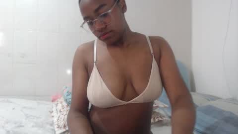 Snapshot of alana__foxxx chatting on 11.22.25 alana online show from 11.22.25