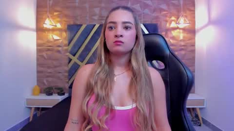 ALANA COX online show from 12.04.25