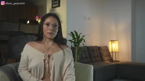 Snapshot of alana_gasparani chatting on 11.08.25 Alana Gasparini online show from 11.08.25