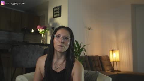 Snapshot of alana_gasparani chatting on 11.10.25 Alana Gasparini online show from 11.10.25