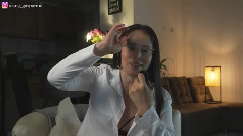 Snapshot of alana_gasparani chatting on 11.21.25 Alana Gasparini online show from 11.21.25