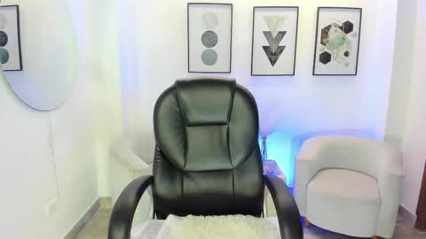 Snapshot of alana_martiins chatting on 02.25.26 alana online show from 02.25.26