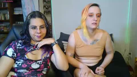 Snapshot of alani_trangirl chatting on 10.24.25 Alani online show from 10.24.25