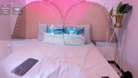 Snapshot of alanna_blaze chatting on 11.13.25 alanna_blaze online show from 11.13.25