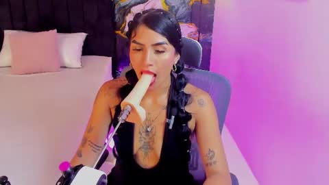 Snapshot of alanna_wild chatting on 06.20.26 Alana online show from 06.20.26