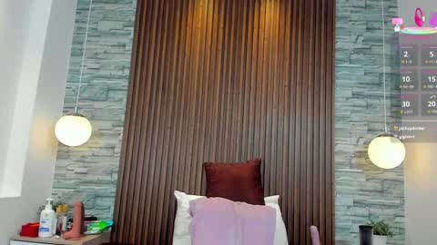 Snapshot of alannavidal chatting on 09.18.25 alannavidal online show from 09.18.25