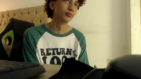 Snapshot of alantrickz365 chatting on 10.06.25 alantrickz365 online show from 10.06.25