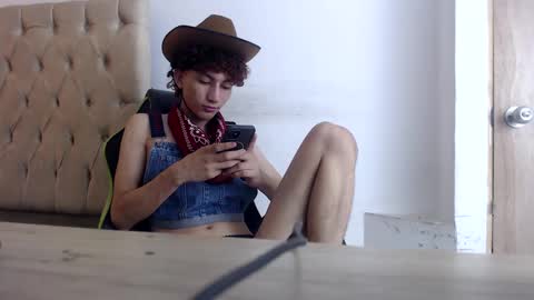 Snapshot of alantrickz365 chatting on 10.08.25 alantrickz365 online show from 10.08.25