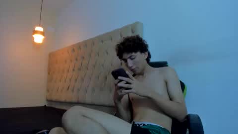 Snapshot of alantrickz365 chatting on 11.18.25 alantrickz365 online show from 11.18.25