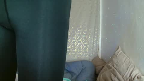 Snapshot of alaouirim25 chatting on 01.09.26 AllylicArabis online show from 01.09.26