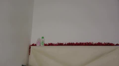 Snapshot of alaouirim25 chatting on 02.08.26 AllylicArabis online show from 02.08.26