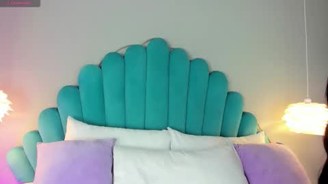 Alassia Hocthner online show from 11.05.25