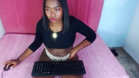 alaurinortizcm101 online show from 02.15.26