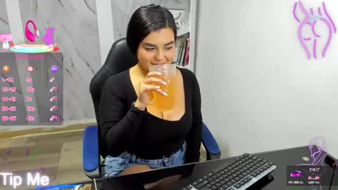 Alaya online show from 10.14.25