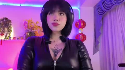 albaandthayron online show from 11.05.25