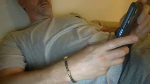 Snapshot of albandant chatting on 04.28.26 albandant online show from 04.28.26