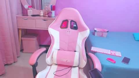 Snapshot of aldana_stone chatting on 10.01.25 aldana_stone online show from 10.01.25