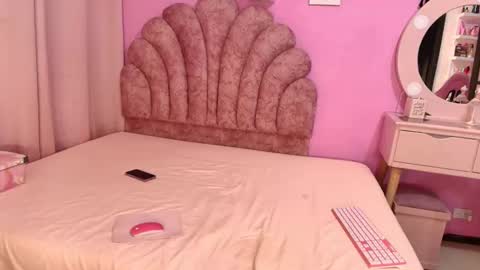 Snapshot of aldana_stone chatting on 11.21.25 aldana_stone online show from 11.21.25