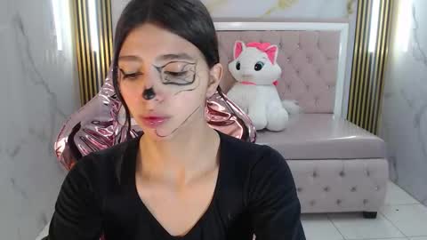 Snapshot of alehp_rose_s chatting on 10.08.25 Ale online show from 10.08.25