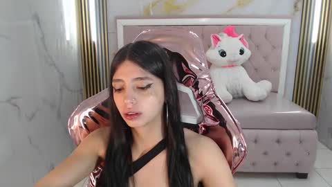 Snapshot of alehp_rose_s chatting on 11.08.25 Ale online show from 11.08.25