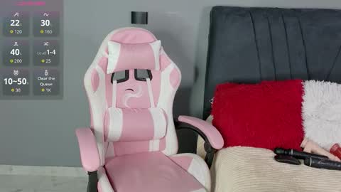 Alejandra Jones online show from 11.06.25