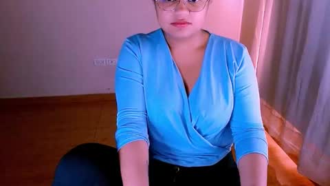Alejandra  online show from 10.10.25