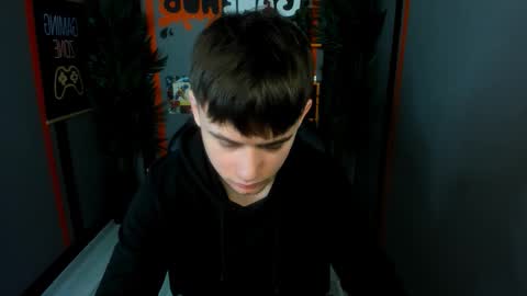 Snapshot of alejandro_ellias chatting on 03.18.26 Alejandro online show from 03.18.26