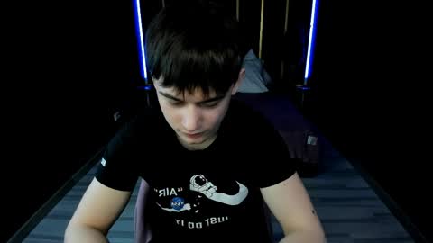 Snapshot of alejandro_ellias chatting on 04.05.26 Alejandro online show from 04.05.26