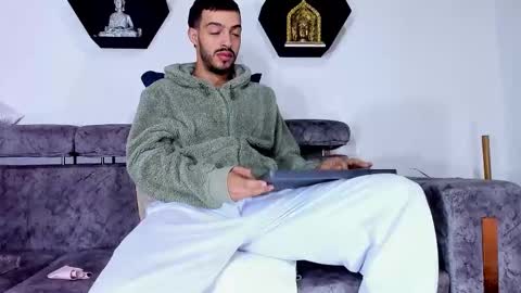 Snapshot of alejandro_zatroro chatting on 02.09.26 ONLYFANS ALEJANDRO ZATRORO online show from 02.09.26