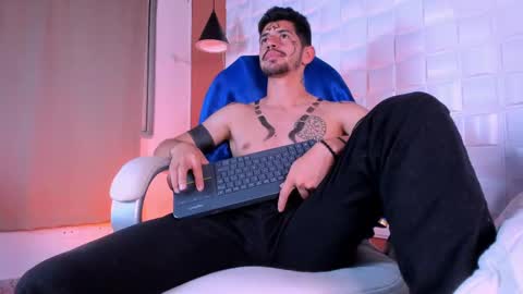 Snapshot of alejandrostorm chatting on 02.13.25 Alejo online show from 02.13.25