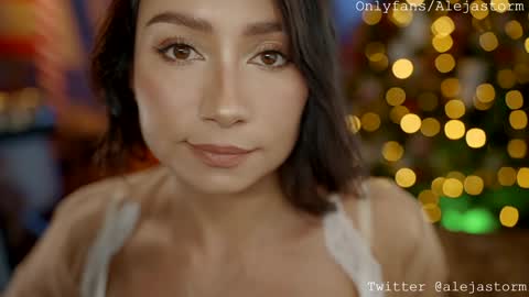 Snapshot of alejastorm chatting on 12.11.24 Alejandra online show from 12.11.24