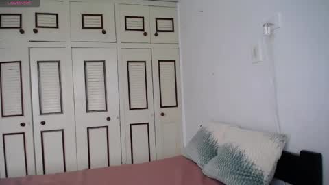 Snapshot of alejaxxxhot chatting on 10.21.25 alejaxxxhot online show from 10.21.25