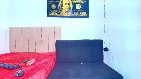 Snapshot of alejo_21cm chatting on 09.30.25 alejo_21cm online show from 09.30.25