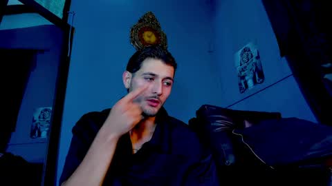 alejo_323__ online show from 04.21.26