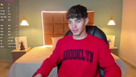 Snapshot of alejootwink chatting on 10.21.25 ALejoo Saenz online show from 10.21.25