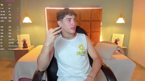 Snapshot of alejootwink chatting on 10.23.25 ALejoo Saenz online show from 10.23.25