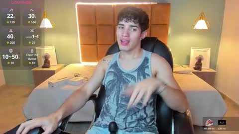 Snapshot of alejootwink chatting on 11.11.25 ALejoo Saenz online show from 11.11.25