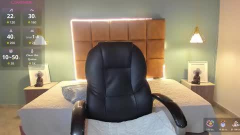 Snapshot of alejootwink chatting on 11.13.25 ALejoo Saenz online show from 11.13.25