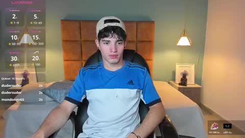 Snapshot of alejootwink chatting on 11.15.25 ALejoo Saenz online show from 11.15.25