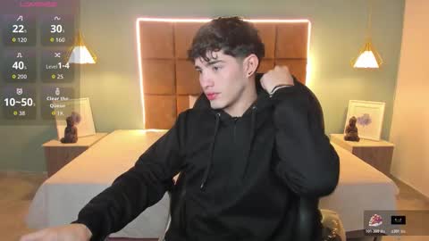 Snapshot of alejootwink chatting on 11.29.25 ALejoo Saenz online show from 11.29.25