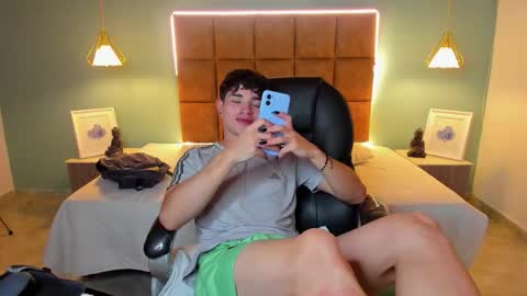 ALejoo Saenz online show from 12.16.25