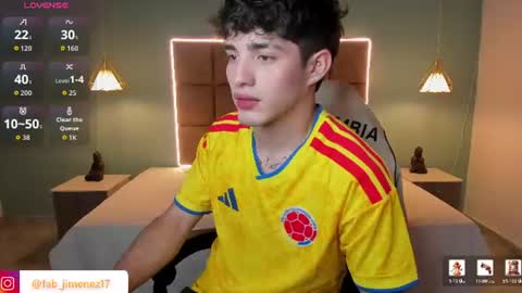 Snapshot of alejootwink chatting on 06.18.26 ALejoo Saenz online show from 06.18.26