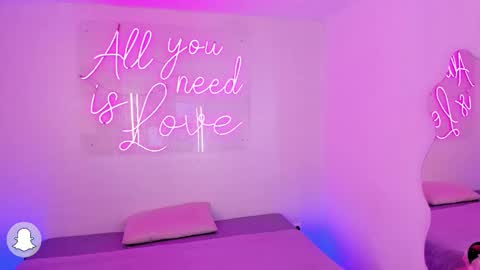 Snapshot of aleksandra_miller chatting on 11.27.25 Aleksandra online show from 11.27.25