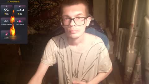 Snapshot of aleksej95 chatting on 01.04.25 Alex online show from 01.04.25