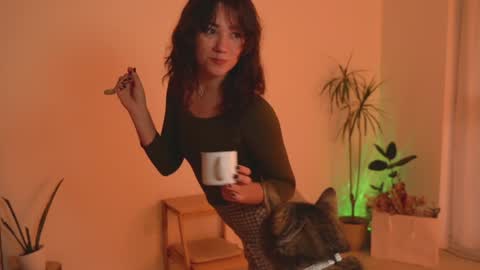 Snapshot of alemaniababe chatting on 01.24.25 Ale online show from 01.24.25