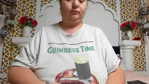 alesha_arabian_ online show from 12.19.25