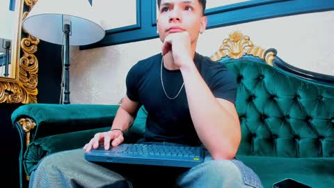 Alessandro King online show from 01.12.25