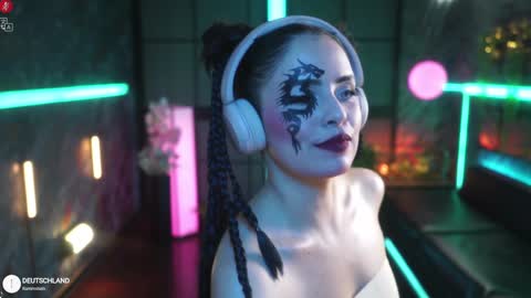 Alessa Goreng online show from 01.19.25